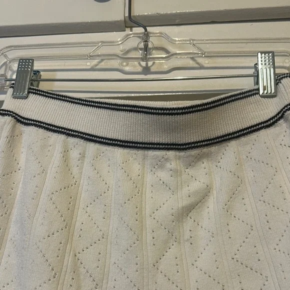 White and Blue Pleated Mini Skater Skirt - Picture 2 of 6